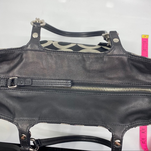 Authentic Coach Op Art Mia Sateen patterned Bag - Picture 12 of 14